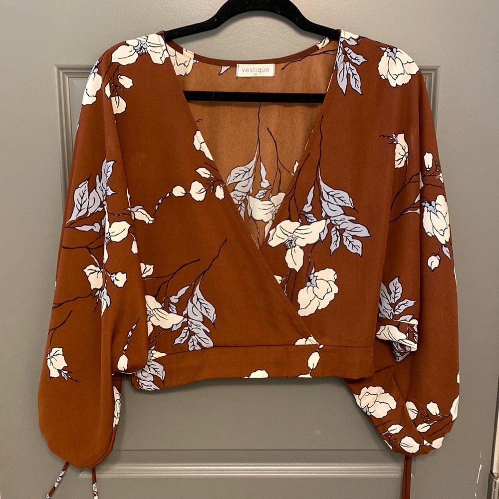 Vestique Crop Top